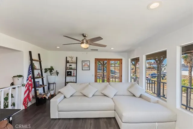 a en suite bathroom with a sink and a mirror