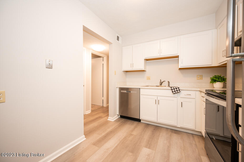 4024 Poplar Level Road, Unit 4 Louisville, KY 40213 - Photo 12 of 36 DN2_1231