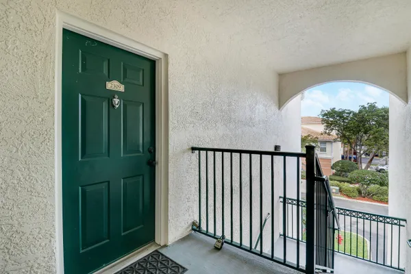$269,900 | 2309 Myrtlewood Circle East, Unit 2309, Palm Beach Gardens, FL 33418