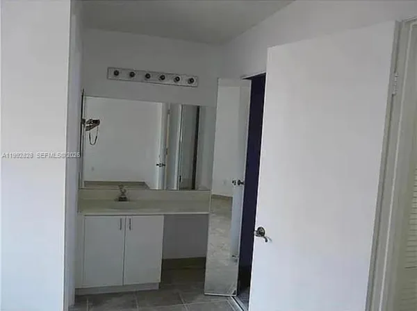 $2,400 | 14907 Southwest 80th Street, Unit 205, Miami, FL 33193