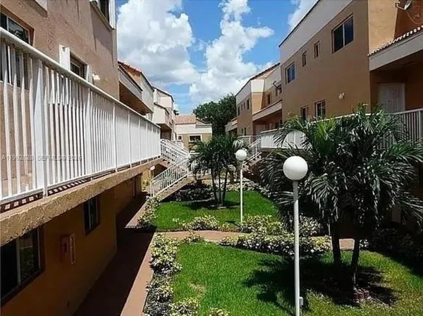$2,400 | 14907 Southwest 80th Street, Unit 205, Miami, FL 33193