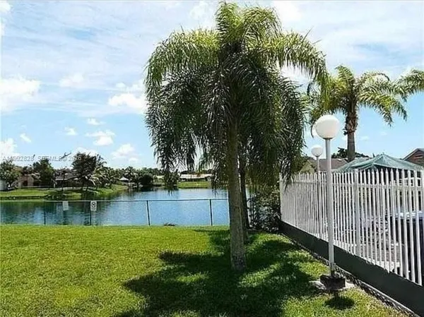 $2,400 | 14907 Southwest 80th Street, Unit 205, Miami, FL 33193