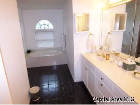 6405 Raintree Place Springfield, IL 62712 - Photo 8 of 9