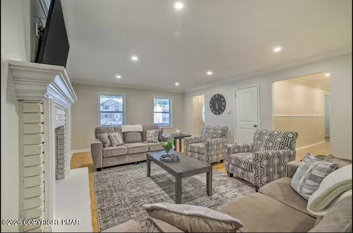 283 Coach Road Tobyhanna, PA 18466 - Photo 7 of 12 283 Coach Family Rm combo.jpg