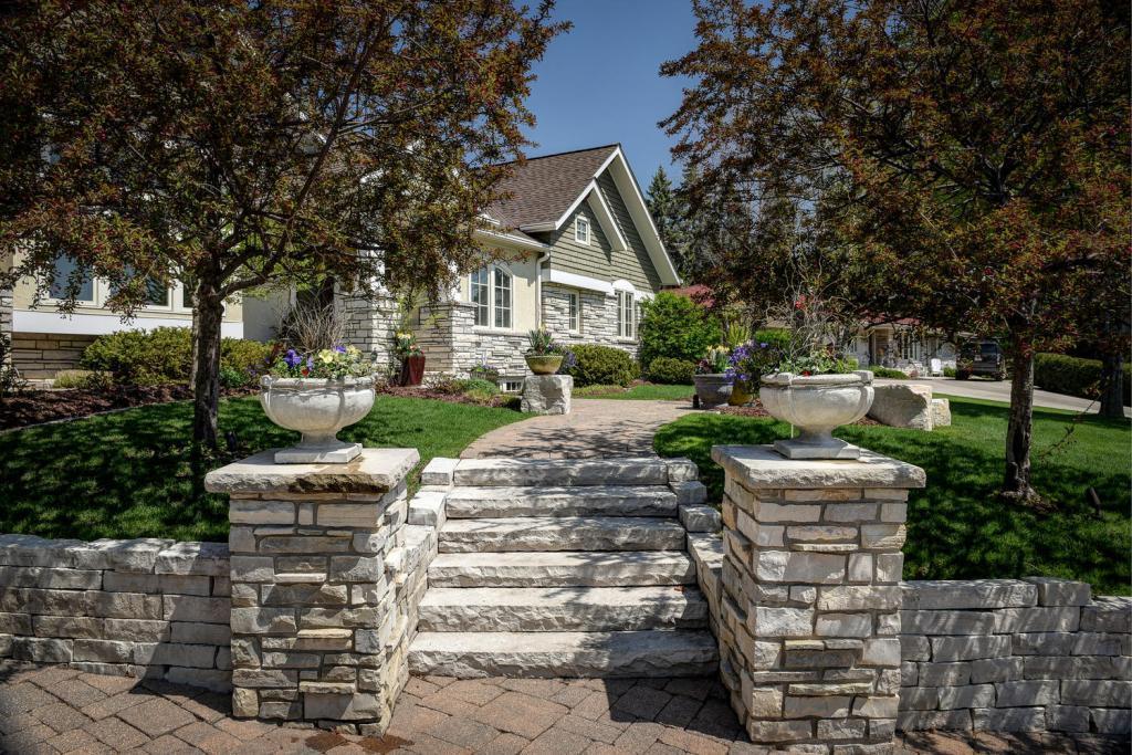 2117 Upper St Dennis Road St. Paul, MN 55116 - Photo 1 of 1 Gallery Image 1