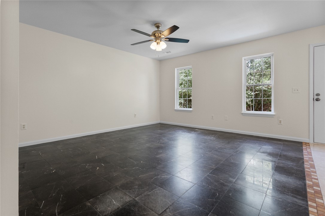 308 Fox Run Road Walhalla, SC 29691 - Photo 8 of 29 LIVING ROOM