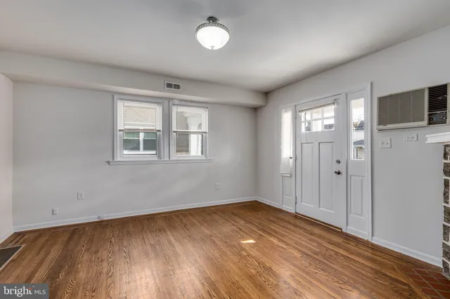 $2,500 | 2453 Eldon Avenue, Drexel Hill, PA 19026