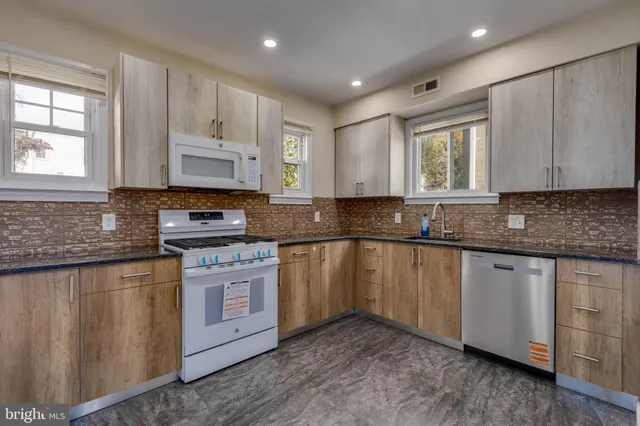 $2,500 | 2453 Eldon Avenue, Drexel Hill, PA 19026