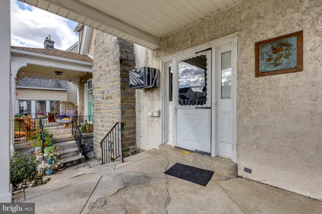 $2,500 | 2453 Eldon Avenue, Drexel Hill, PA 19026