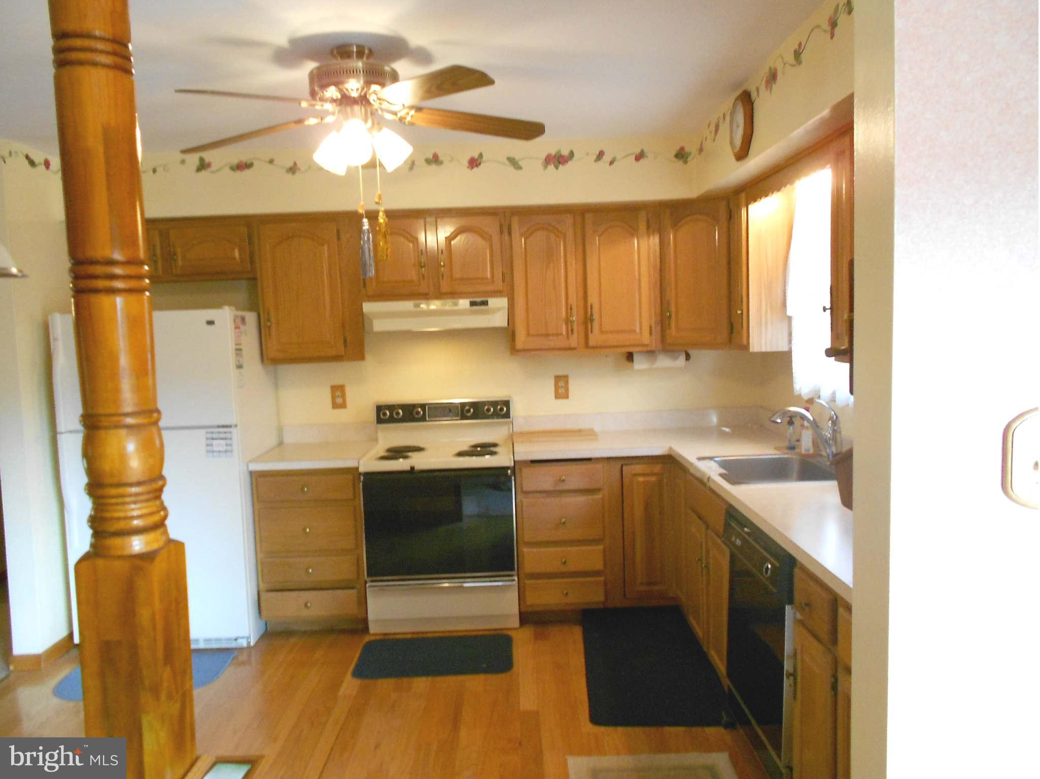 4314 Utz Road Hampstead, MD 21074 - Photo 6 of 19 Kitchen