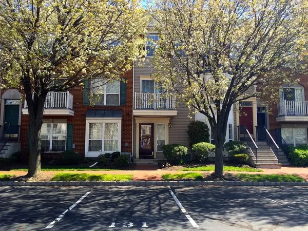 $2,600 | 27 Mulberry Street, Jersey City, NJ 07305