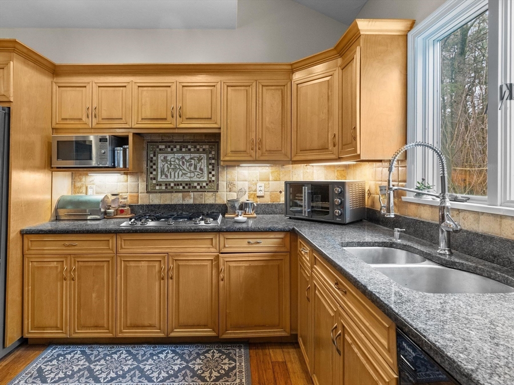 59 Smith Road Northborough, MA 01532 - Photo 19 of 42
