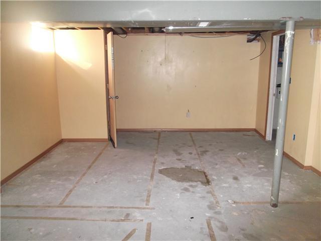 1712 Parkgate Road Columbus, OH 43229 - Photo 7 of 14 Gallery Image 7