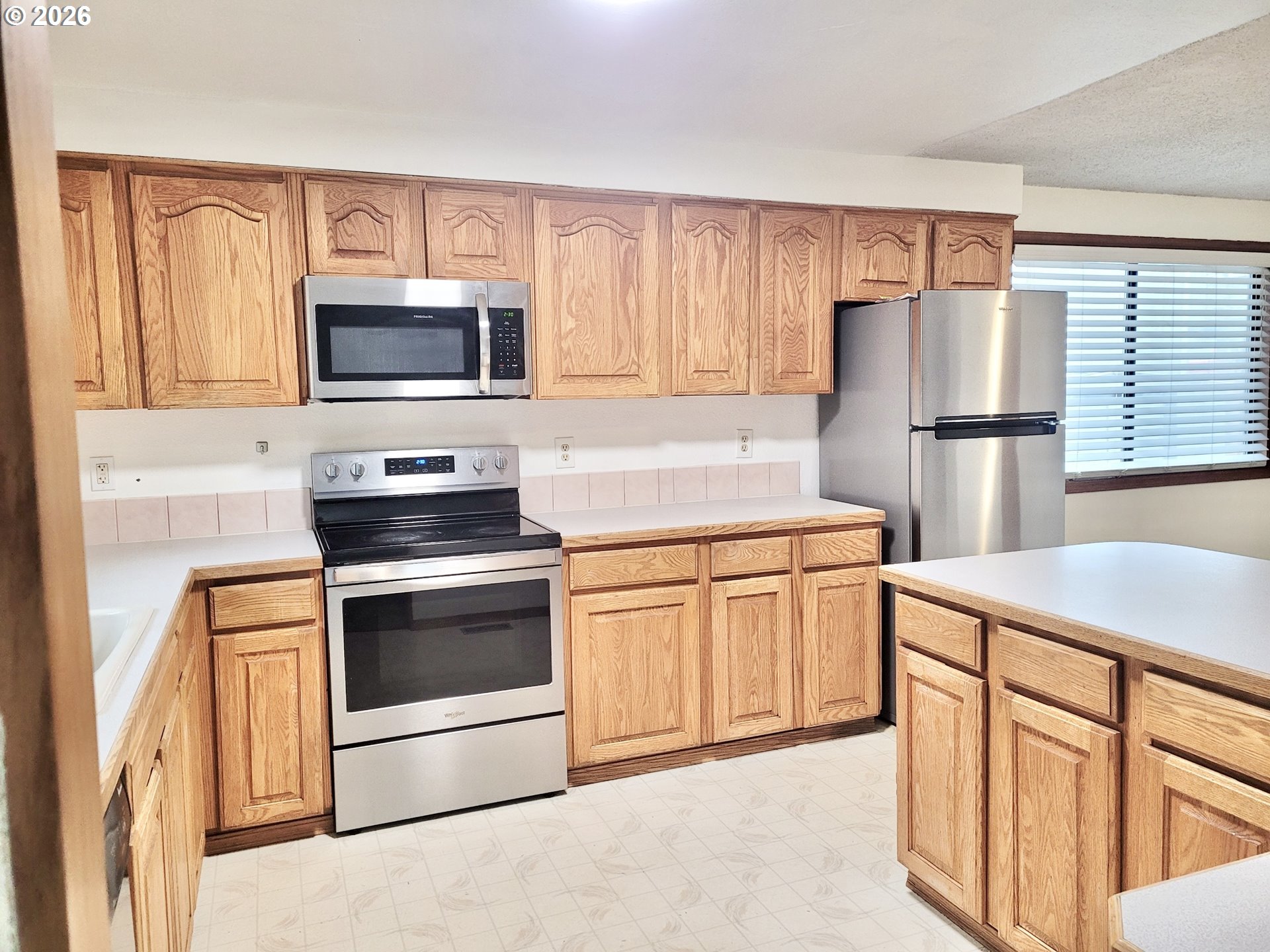 2715 Southwest 31st Street Gresham, OR 97080 - Photo 11 of 35