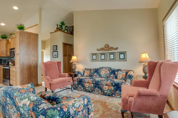 $425,000 | 1610 42nd Avenue South, Moorhead, MN 56560