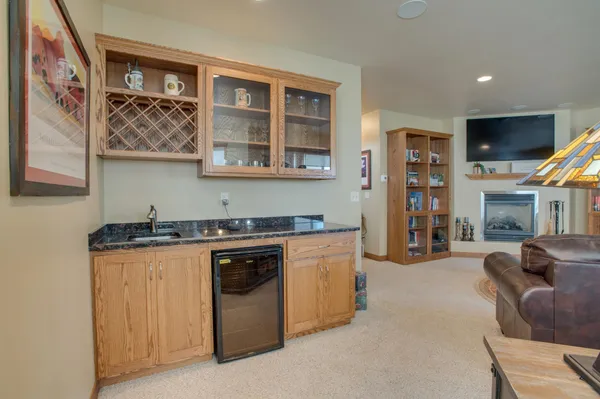 $425,000 | 1610 42nd Avenue South, Moorhead, MN 56560
