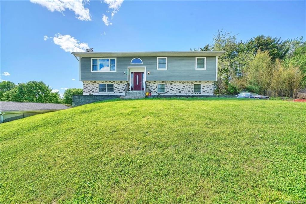 7 Neptune Lane, Middletown, NY 10940 Compass