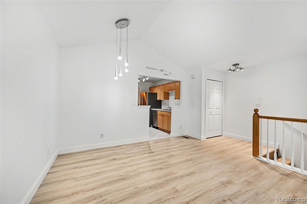 3633 Oakmonte Boulevard, Unit 189 Rochester, MI 48306 - Photo 14 of 36