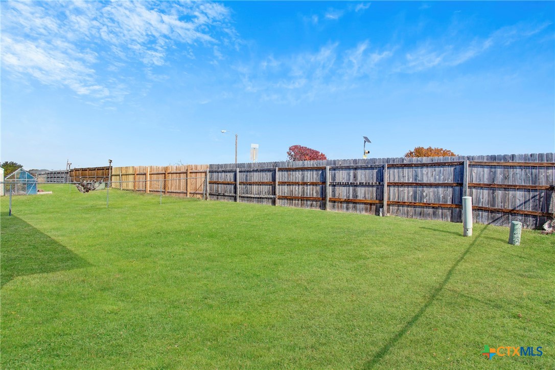 2010 Wright Way Killeen, TX 76543 - Photo 25 of 27 a view of a garden with a large trees