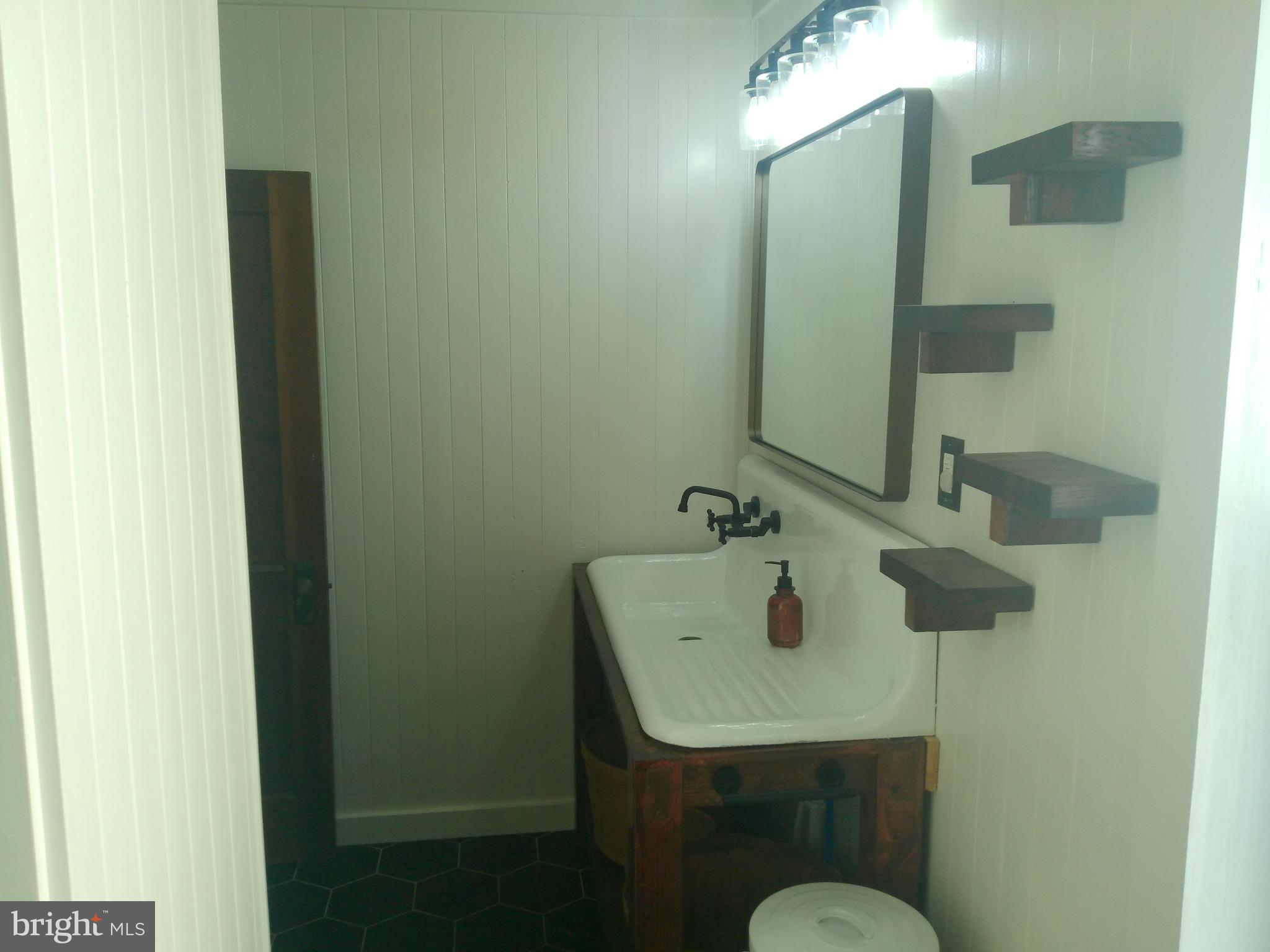 210 5th Avenue Burnham, PA 17009 - Photo 15 of 34