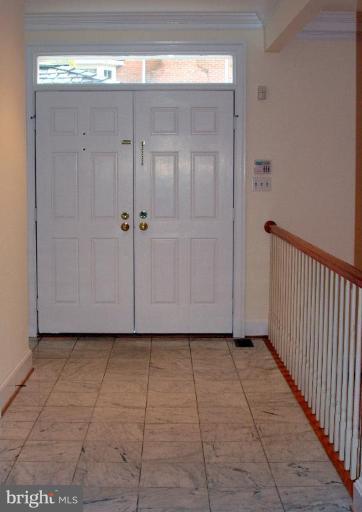 8014 Quarry Ridge Way Bethesda, MD 20817 - Photo 2 of 15 Entrance / Foyer
