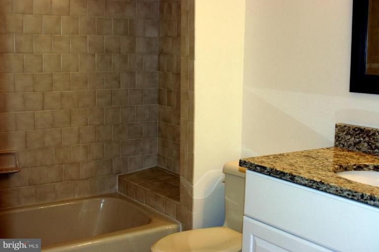 8014 Quarry Ridge Way Bethesda, MD 20817 - Photo 13 of 15 Bath #2