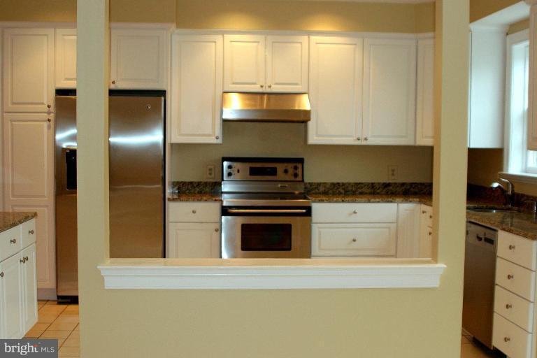 8014 Quarry Ridge Way Bethesda, MD 20817 - Photo 6 of 15 Kitchen #2