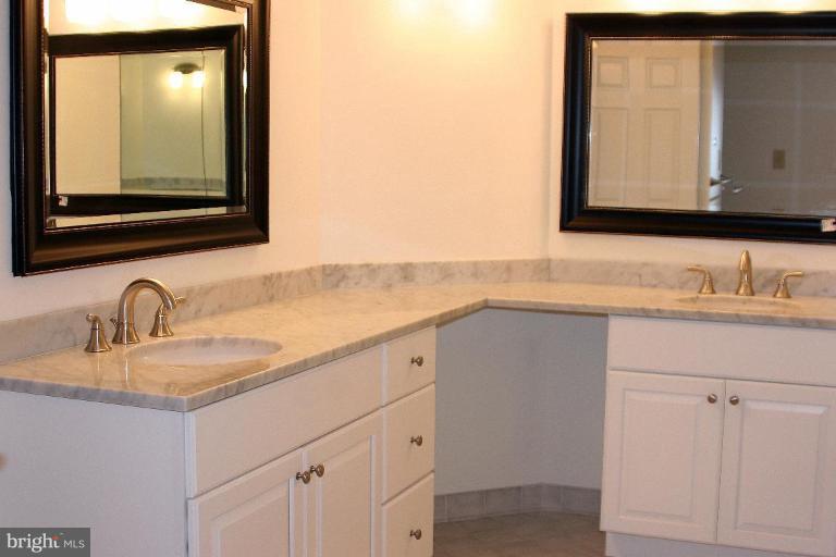 8014 Quarry Ridge Way Bethesda, MD 20817 - Photo 10 of 15 Master Bath #2