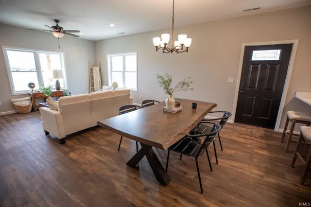 $324,900 | 204 Fawn Court, Argos, IN 46501