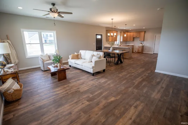 $324,900 | 204 Fawn Court, Argos, IN 46501