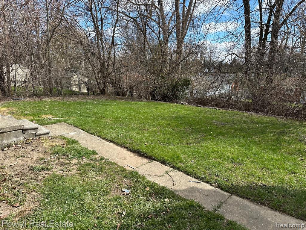 196 Carr Street Pontiac, MI 48342 - Photo 4 of 24