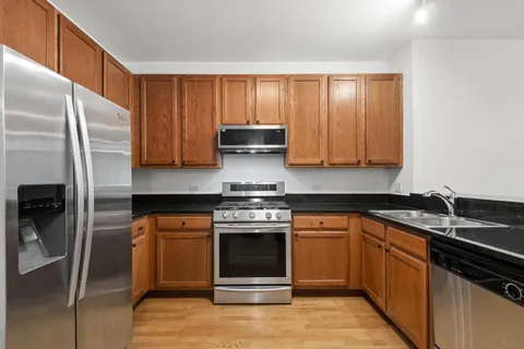 $289,500 | 1600 South Prairie Avenue, Unit 705, Chicago, IL 60616
