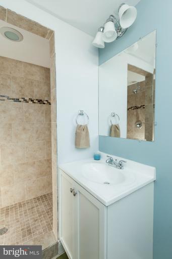3934 Rexmere Road Baltimore, MD 21218 - Photo 16 of 29 Bath
