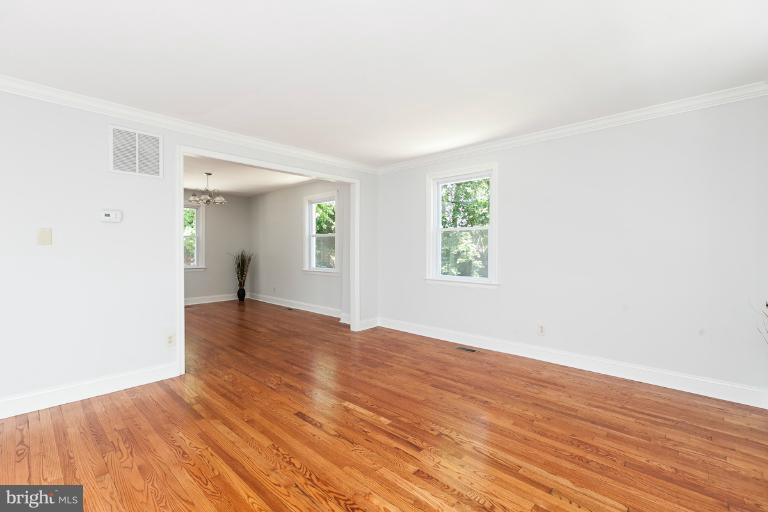 3934 Rexmere Road Baltimore, MD 21218 - Photo 6 of 29 Living Room