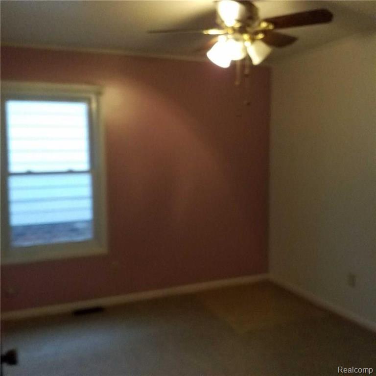 433 Hemphill Road Flint, MI 48507 - Photo 9 of 22