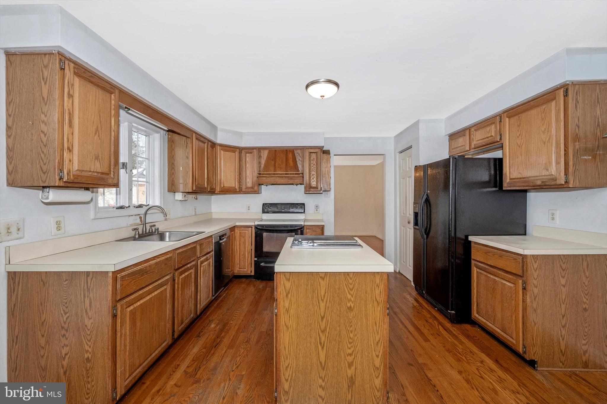 107 Fairview Avenue Frederick, MD 21701 - Photo 14 of 53 Lots of cabinet space