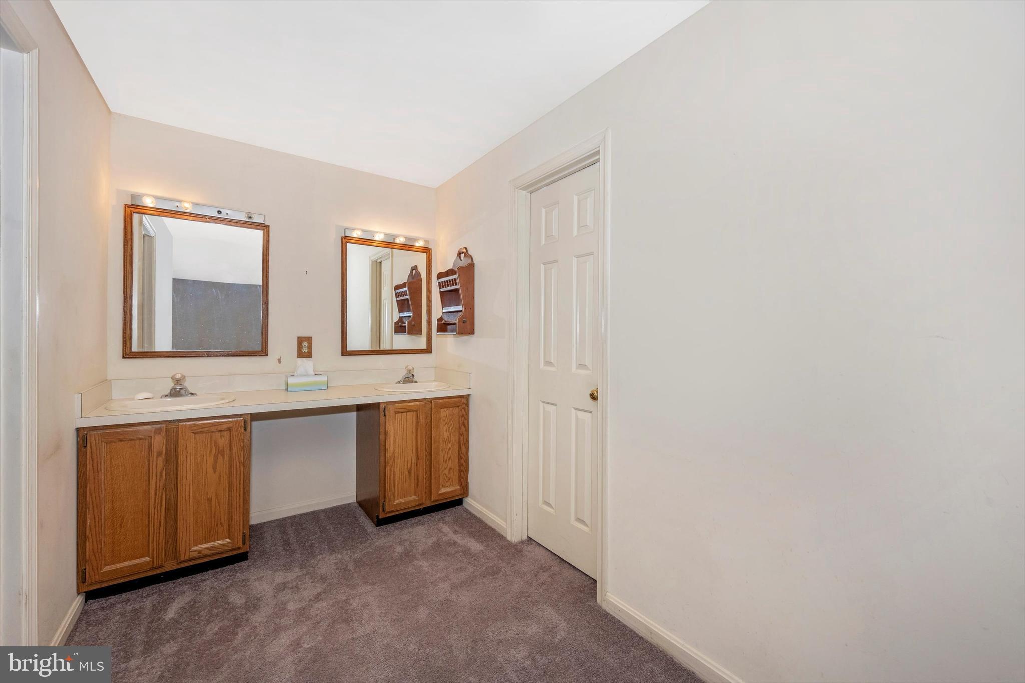 107 Fairview Avenue Frederick, MD 21701 - Photo 31 of 53 Vanity in owner's suite