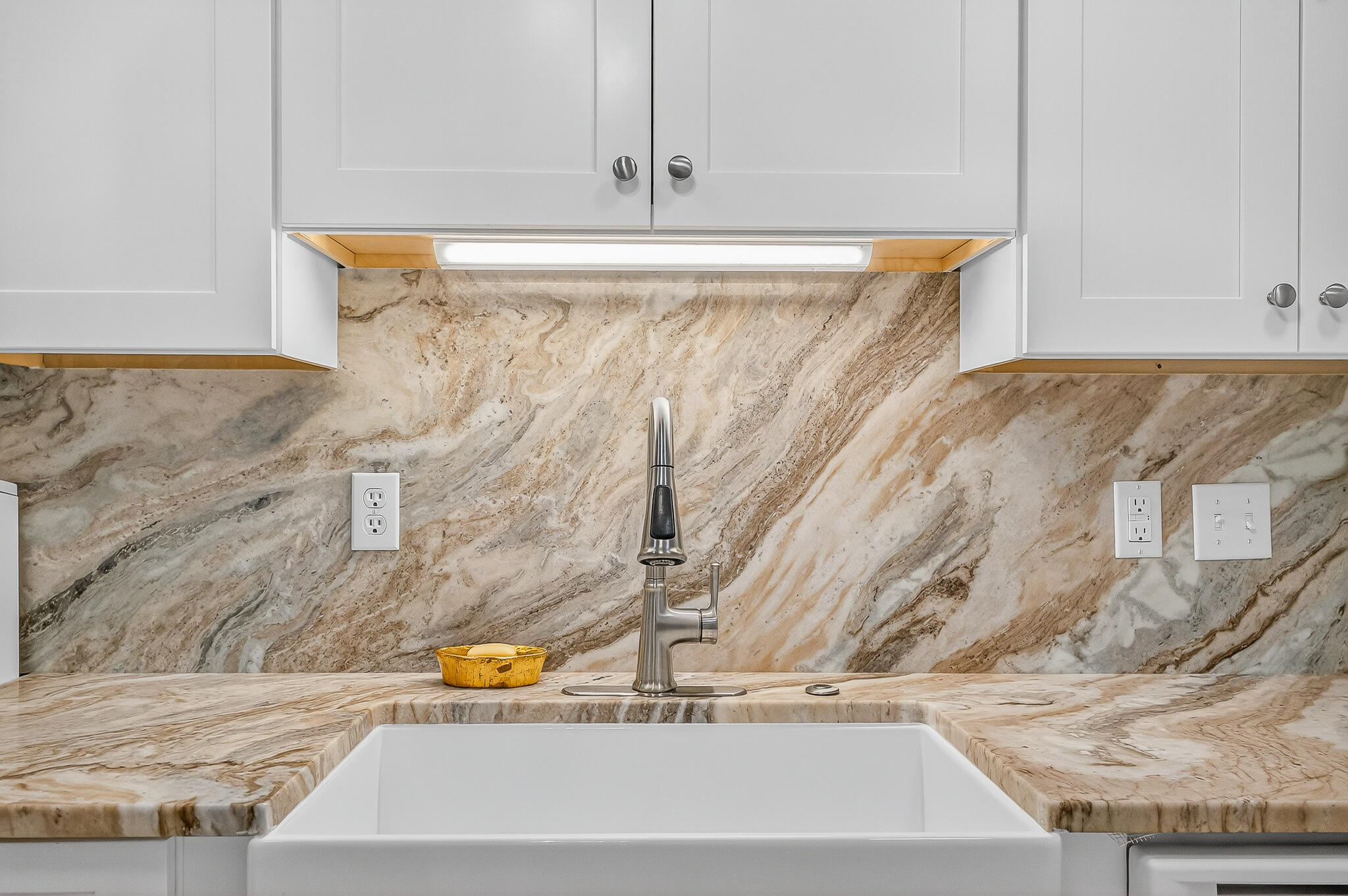 96 Yacht Club Drive, Unit 1 Fort Walton Beach, FL 32548 - Photo 20 of 43 a view of a sink