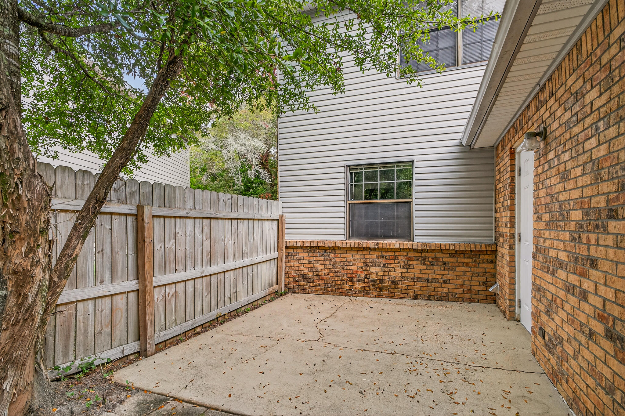 96 Yacht Club Drive, Unit 1 Fort Walton Beach, FL 32548 - Photo 41 of 43 a view of entryway