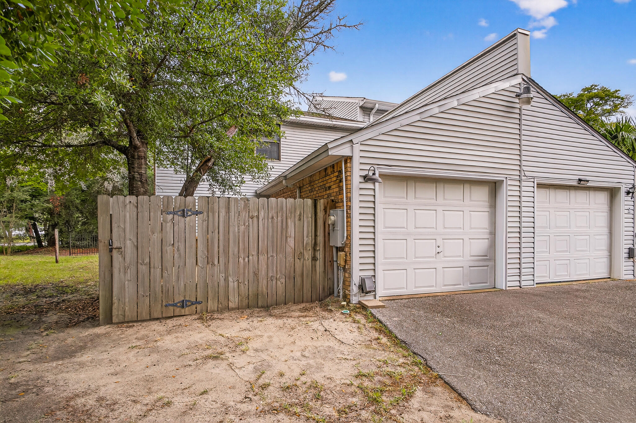 96 Yacht Club Drive, Unit 1 Fort Walton Beach, FL 32548 - Photo 42 of 43 a front view of a house