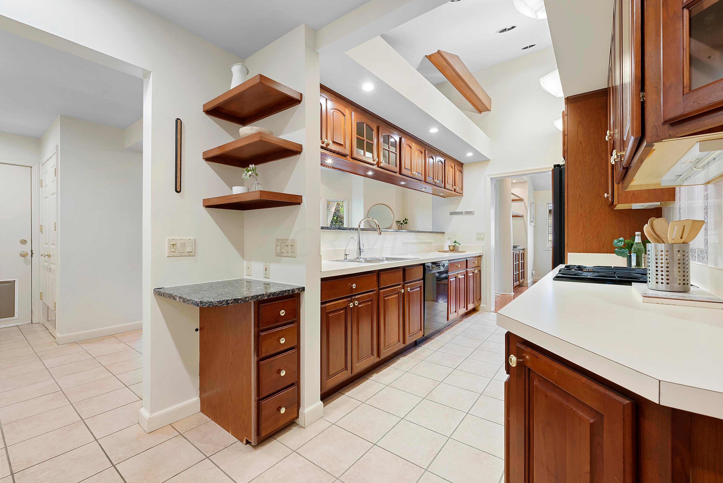 2718 Mt Holyoke Road Columbus, OH 43221 - Photo 23 of 57 DSC02963