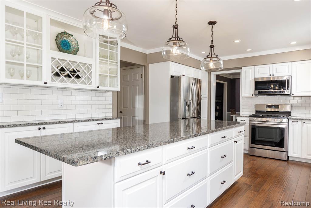 359 Silvervale Drive Rochester Hills, MI 48309 - Photo 14 of 36