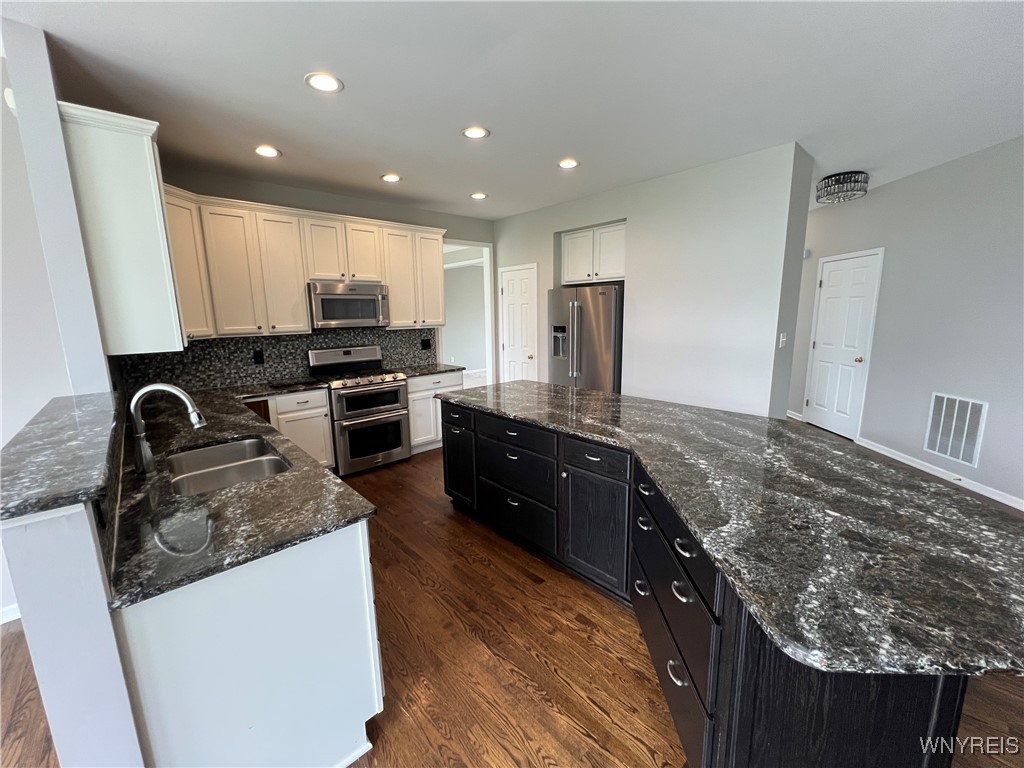 7245 Edgewater Circle Pendleton, NY 14120 - Photo 17 of 45