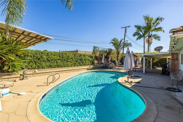 $825,000 | 910 South Donna Beth Avenue, West Covina, CA 91791