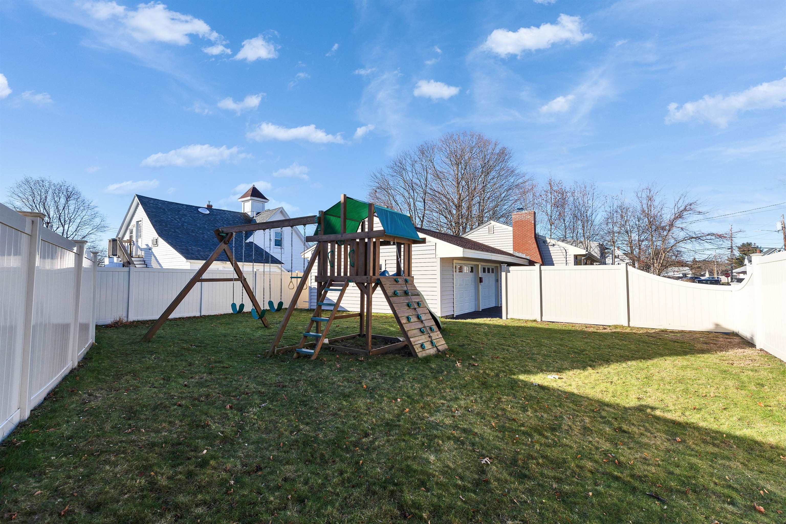 35 Little Avenue Manchester, NH 03109 - Photo 2 of 50