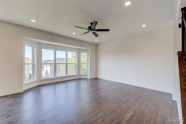 $3,500 | 2025 Maryland Oaks Circle, Maryland Heights, MO 63146