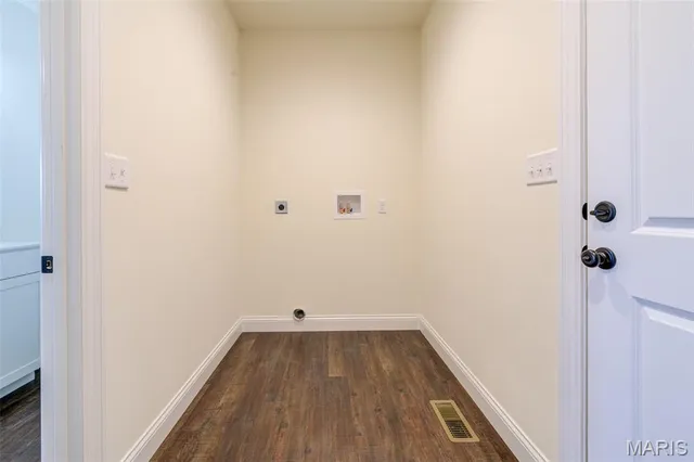 $3,500 | 2025 Maryland Oaks Circle, Maryland Heights, MO 63146