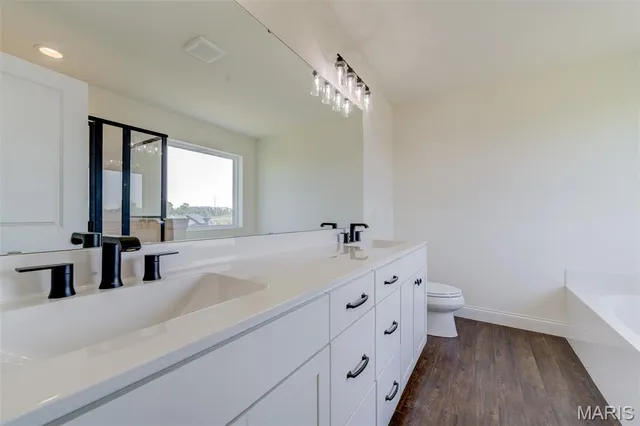 $3,500 | 2025 Maryland Oaks Circle, Maryland Heights, MO 63146