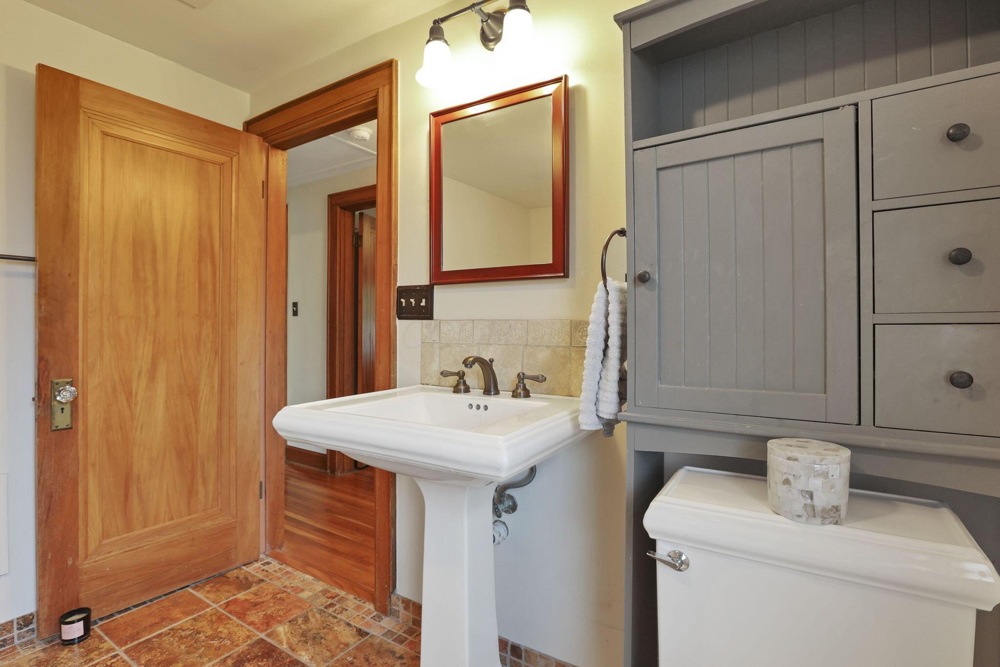 249 Blenheim Road Columbus, OH 43214 - Photo 21 of 47 31-web-or-mls-G02A6291