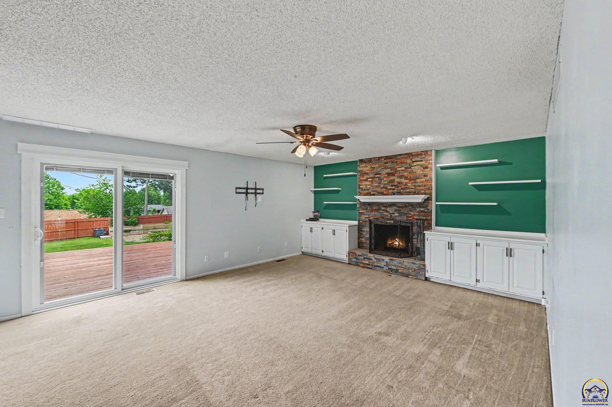 2500 Southwest Gainsboro Road Topeka, KS 66614 - Photo 9 of 27